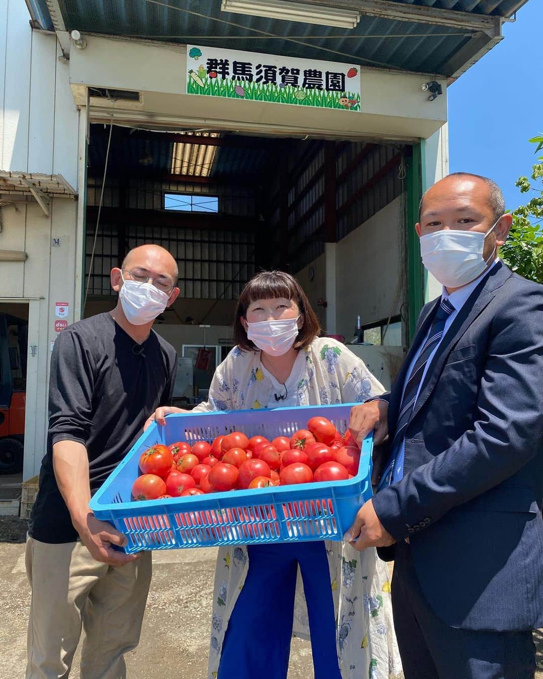 のインスタグラム：「ピカピカトマト🍅 規格外トマト🍅 めっちゃ美味しいよー！  #トマト #規格外野菜を送料のみで当選者に無料でお届けするサイト #タダヤサイ #もちろん普通にお野菜も売っていて #規格外野菜は無料 #無駄にしない #って #ステキ #知らなかったー #SDGs #🧡😊 #テレビ東京 #ショクタン #観ていただいた方 #ありがとうございます」