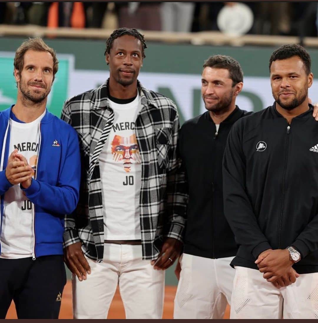 リシャール・ガスケのインスタグラム：「Quand les lumières s’éteignent il ne reste que cette richesse qui s’appelle l’amitié 💪🎾」