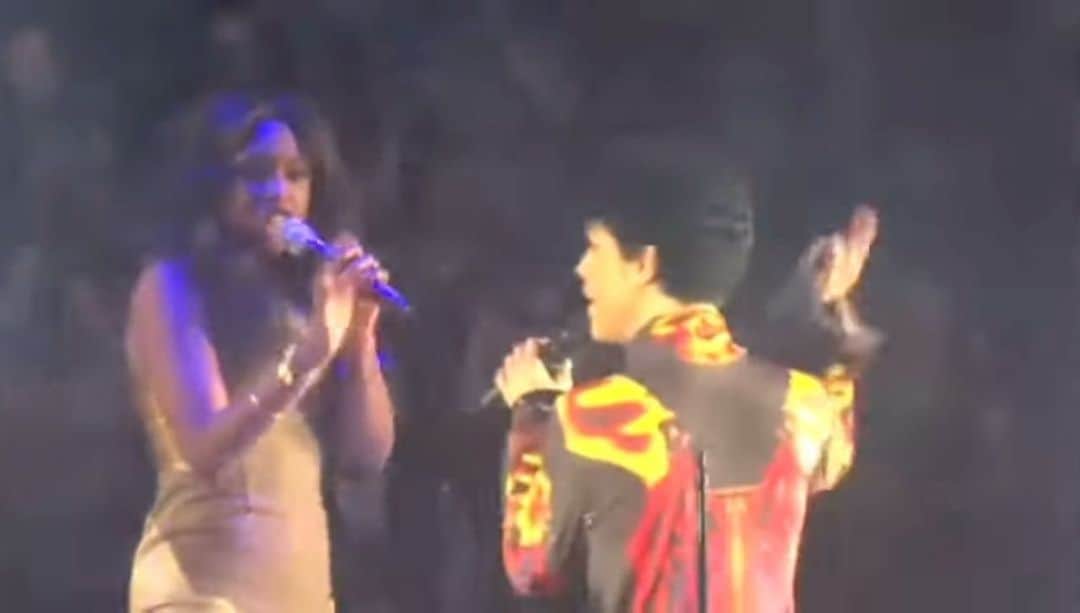 ジェニファー・ハドソンのインスタグラム：「It was during this special moment that Prince told me to take it to church. At the time I didn’t hear what he said ! So now whenever I sing a Prince song, I hear him in my head telling me to take it to church so that’s what I do ! Happy heavenly birthday to my friend Prince !」