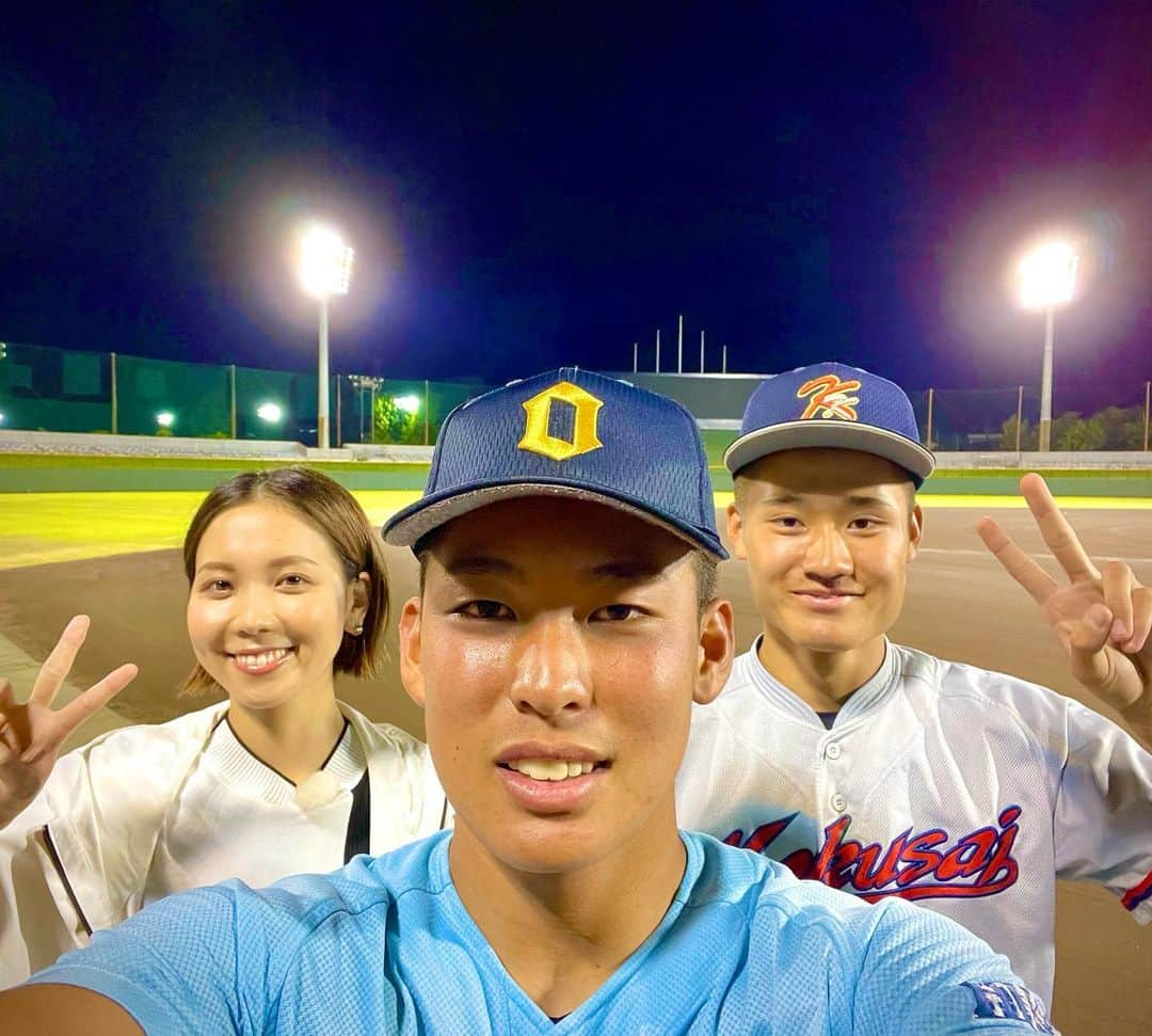 ヒロド歩美のインスタグラム：「近江高校⚾️京都国際 練習試合とは思えない熱戦でした！ ピッチャー近江・山田陽翔くんとバッター京都国際・森下瑠大くんの対戦について試合後2人に聞きました！ お互いが認め合う選手。 でも、インタビュー中森下くんが山田くんをイジる場面も😋マスクから溢れる2人の笑顔が印象的でした！ 皆さん、お疲れ様でした✨  山田くん得意の？！インカメで記念撮影📷  #熱闘甲子園 #京都国際 #近江」