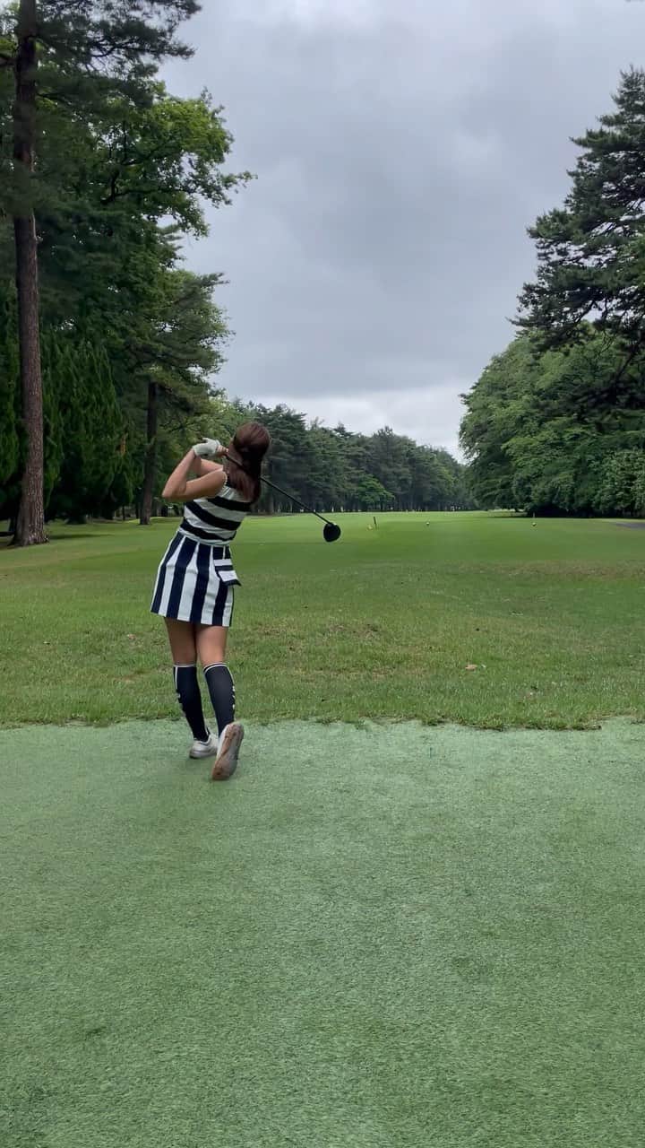 原田怜奈のインスタグラム：「最近のスイング！ またまた イメージ変えてます！ まだ慣れないですが、 続けていきます💭❤︎ . . . . #女子ゴルフ #golf」
