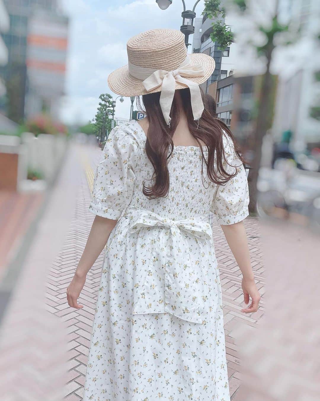 畑美紗起のインスタグラム：「夏の理想コーデ？👒 これ着て海とか歩きたい👙💭  #春コーデ  #ワンピース #ファッションコーデ #髪型 #ヘアアレンジ #今日のコーデ #夏服コーデ #麦わら帽子 #ファッション #ラストアイドル #畑美紗起 #春 #fashion #fashiongram #fashionista #ootd  #ootdfashion  #instafashion #dailylook #hairstyle #outfit #hair #japanesegirl #japanese #みちゃしふく」