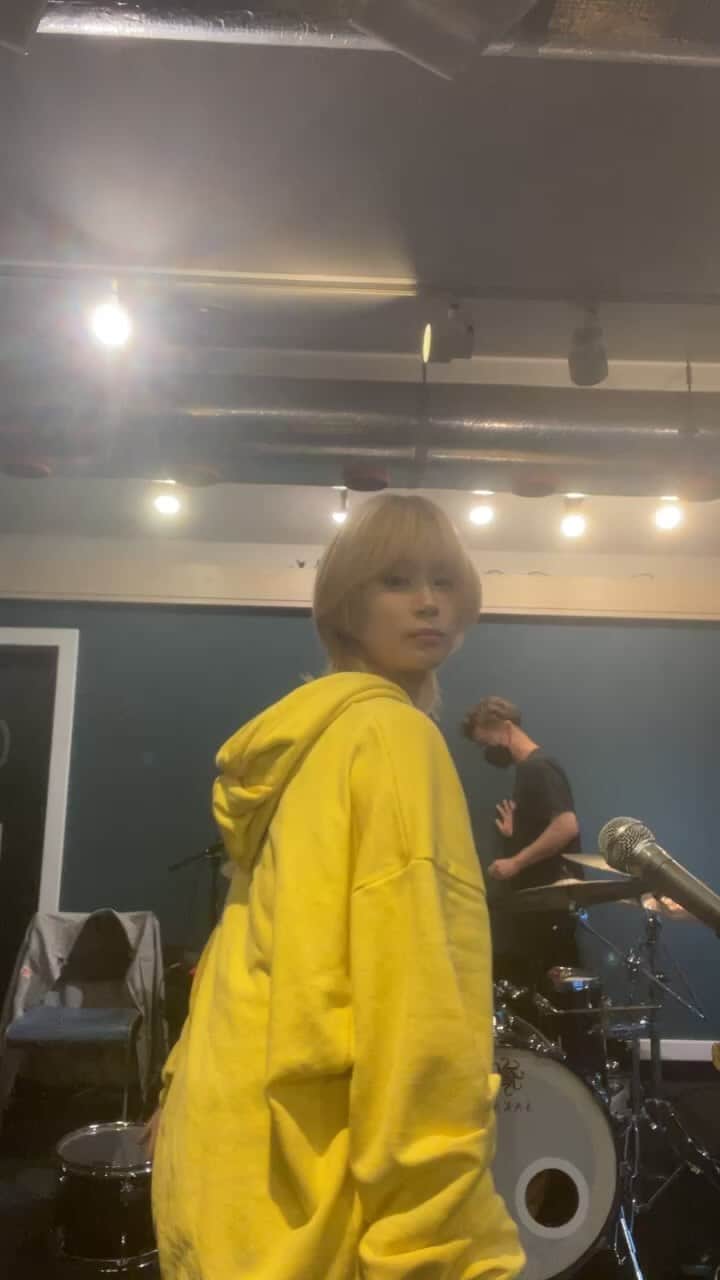 末吉咲子のインスタグラム：「バンド紹介！！！」