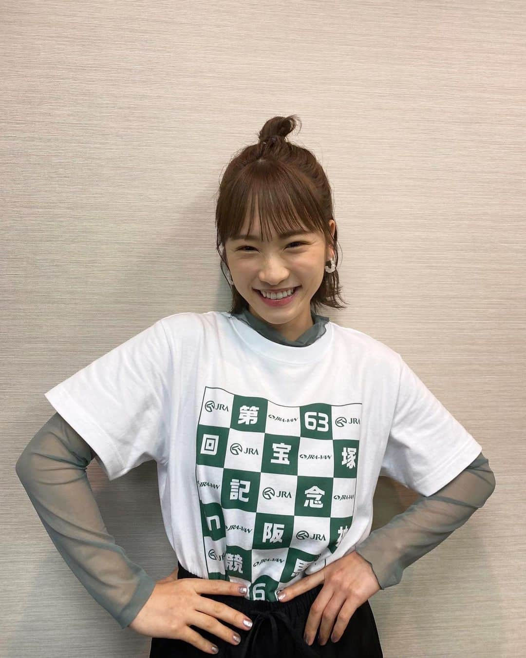 川栄李奈さんのインスタグラム写真 - (川栄李奈Instagram)「JRA×JRA-VAN 阪神競馬場 宝塚記念ナイター 京セラドームでの始球式に出させていただきました！ ノーバンならず、、。 貴重な時間をありがとうございました😆⚾️」6月8日 20時03分 - rina_kawaei.official