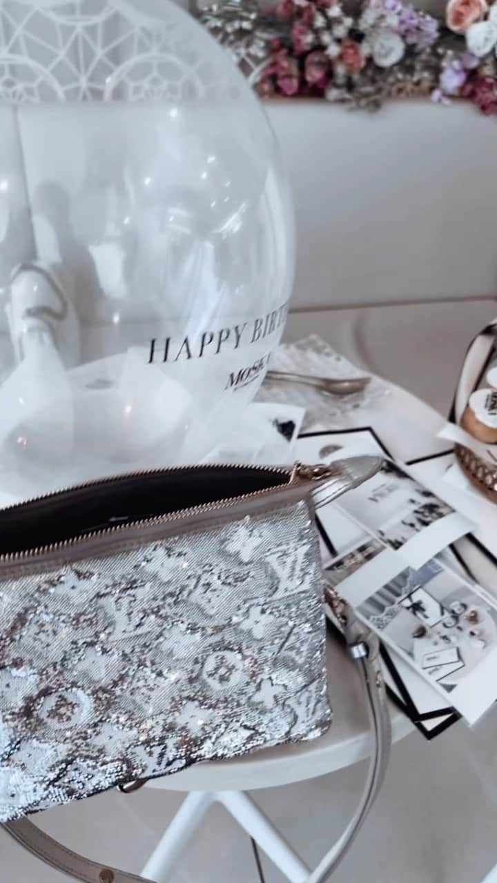 早川沙世のインスタグラム：「my birthday🧡 airi & chiha thank you🧡」