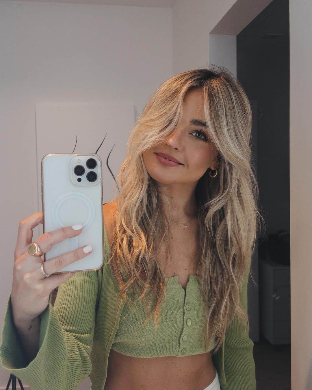 ヴェール・ゲンタのインスタグラム：「Green is the color of the summer 💚🌱」