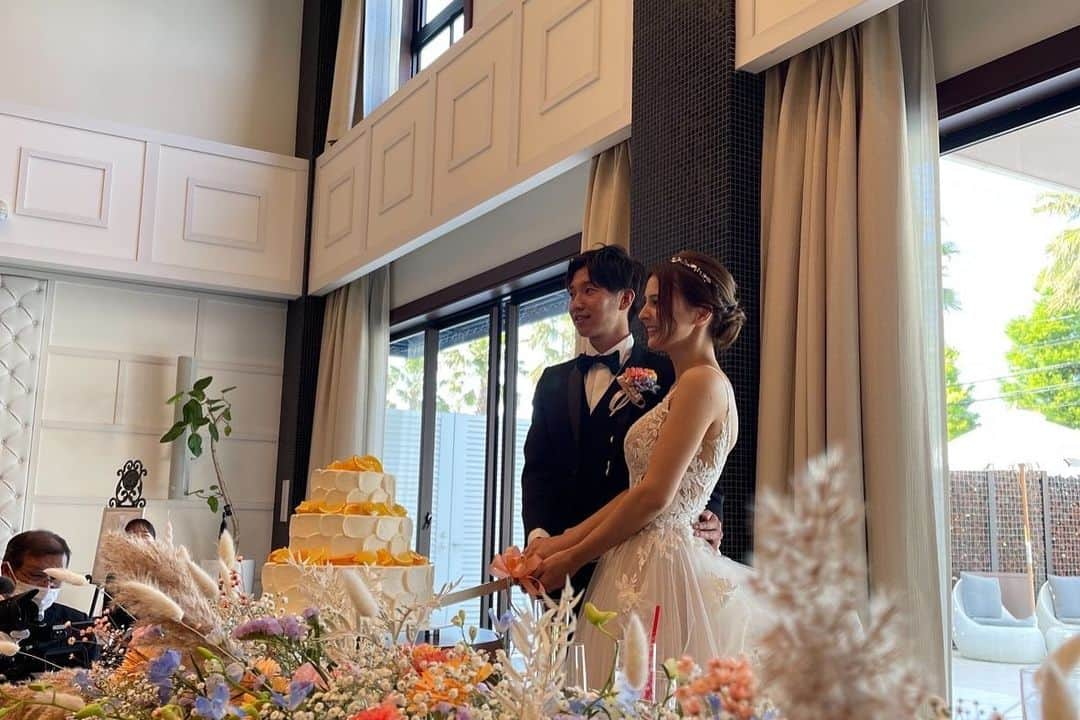 奥川雅也さんのインスタグラム写真 - (奥川雅也Instagram)「先日結婚式を挙げました！！ お世話になった方々に来てもらってお祝いしてもらい幸せでした！！これから奥さんと共に新シーズンも頑張ります❗️よろしくお願いします🤲 #NIHO #wedding  #happy #smile」6月9日 1時18分 - masaya_0414_09