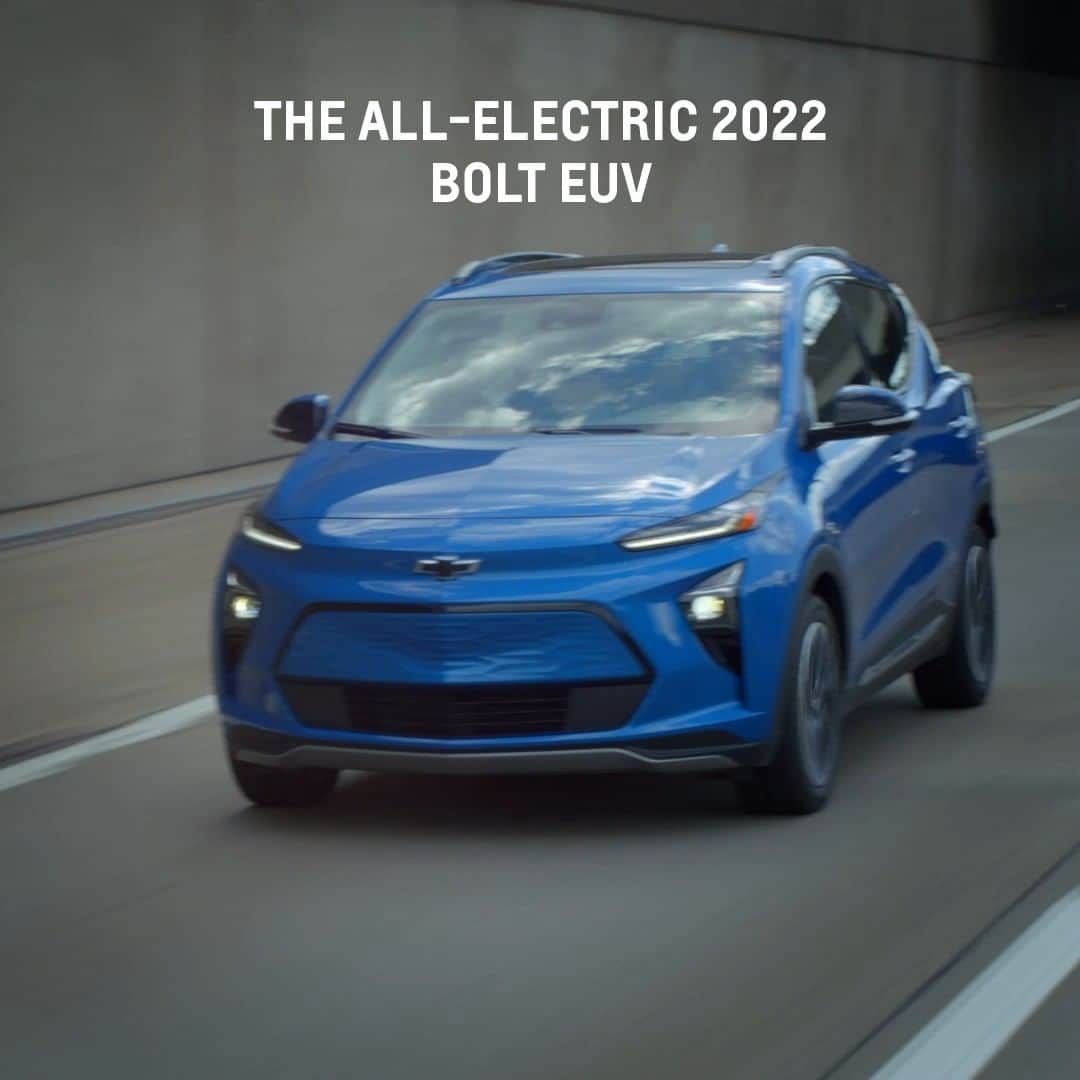 シボレーのインスタグラム：「Need to de-stress? Go hands-free in the #Chevy #BoltEUV with the available Super Cruise driver assistance feature.」