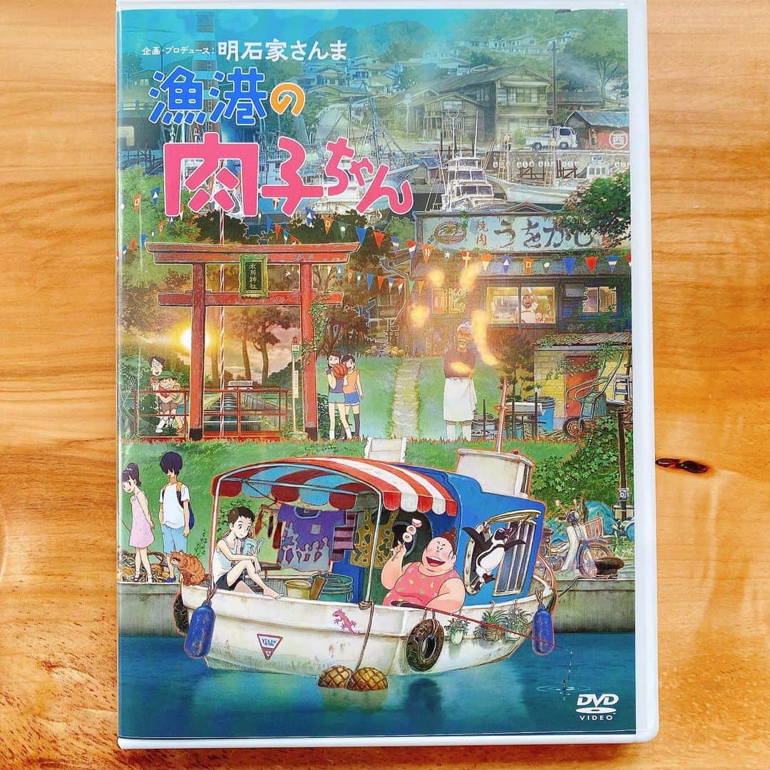 川田裕美のインスタグラム：「小説も読んだけど、アニメは世界観がより伝わってきて感動しました✨😭  #漁港の肉子ちゃん」