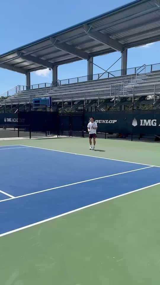錦織圭のインスタグラム：「At home at @imgatennis!」