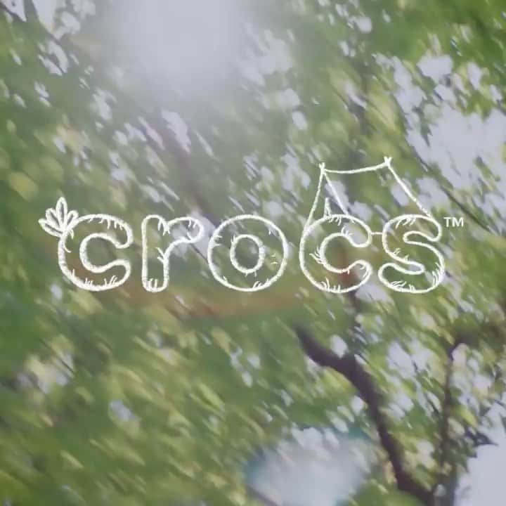 キム・ジヌのインスタグラム：「크록스신고 🏕 @crocskorea #crocs #ComeAsYouAre」