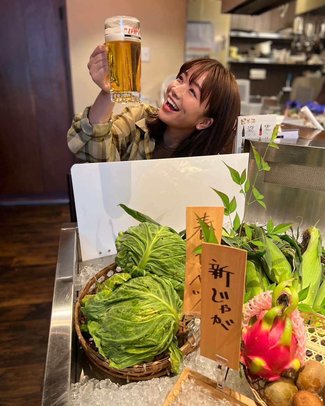 のインスタグラム：「今週のCBC『うまい!の極み』🍻は 岐阜市可児市にある、 【和ダイニングどこや】さんに お邪魔しました🍴  大好きなとうもろこし🌽の かき揚げを頂いたのですが、 これがもう新鮮すぎて とうもろこしは甘いし、 衣のサクサク加減は絶妙🤤 ビールとの相性も抜群でした❤️  幸せの極みー！！！  #和ダイニングどこや #アサヒビール #アサヒスーパードライ #ビール女子 #うまいの極み #CBC」