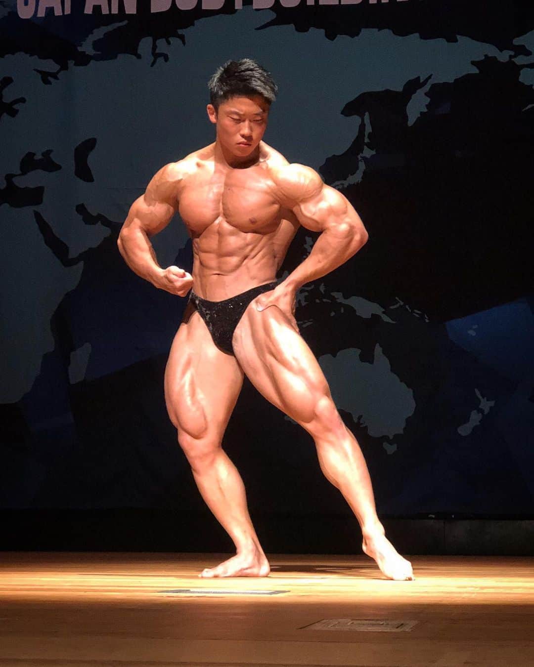 相澤隼人のインスタグラム：「これくらいのマルマルモリモリ感残したい👶  今年も楽しみながら頑張ります！  SNSは投稿しないとなにを投稿していいかわからなくなりますね、、  #甘い #富山ゲスト #ゲストいっぱい #natural #bodybuilding」
