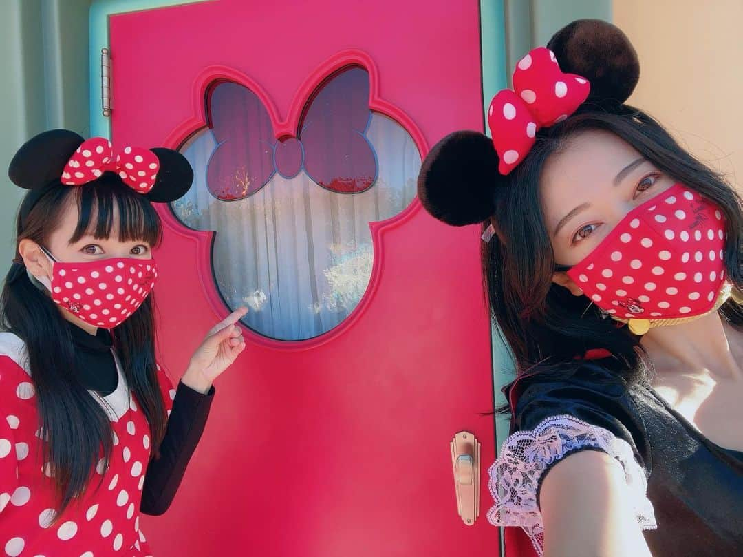 榎本温子のインスタグラム：「今年も行きたいです！山本先生！  #disneyhalloween #disneyland #tdl #声優」