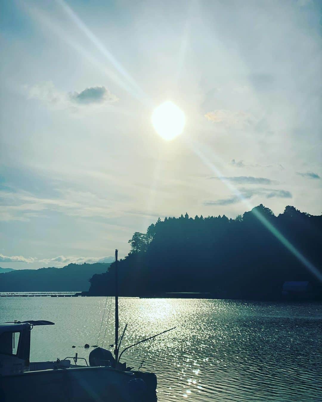 徳永有美さんのインスタグラム写真 - (徳永有美Instagram)「唐桑の夕焼け。 きれいだったなぁ。 またいきますぞ。  #この季節 #空の下でご飯食べたい」6月9日 20時19分 - yumi_tokunaga.official