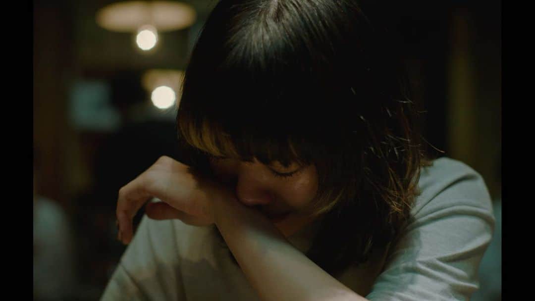 あいみょんのインスタグラム：「13th Single「初恋が泣いている」MUSIC VIDEO  よろしくお願いします。」