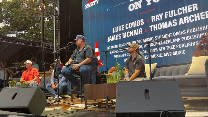 Broadcast Music, Inc.のインスタグラム：「The “Lovin’ On You” Squad! @lukecombs @jamesmcnairmusic @rayfulchermusic @thomasarcher01 #BMILotParty」