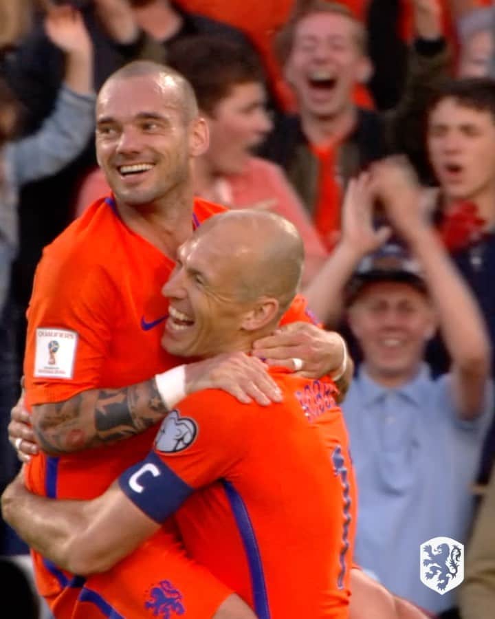 ヴェスレイ・スナイデルのインスタグラム：「A beauty. 😍 @wesleysneijder」