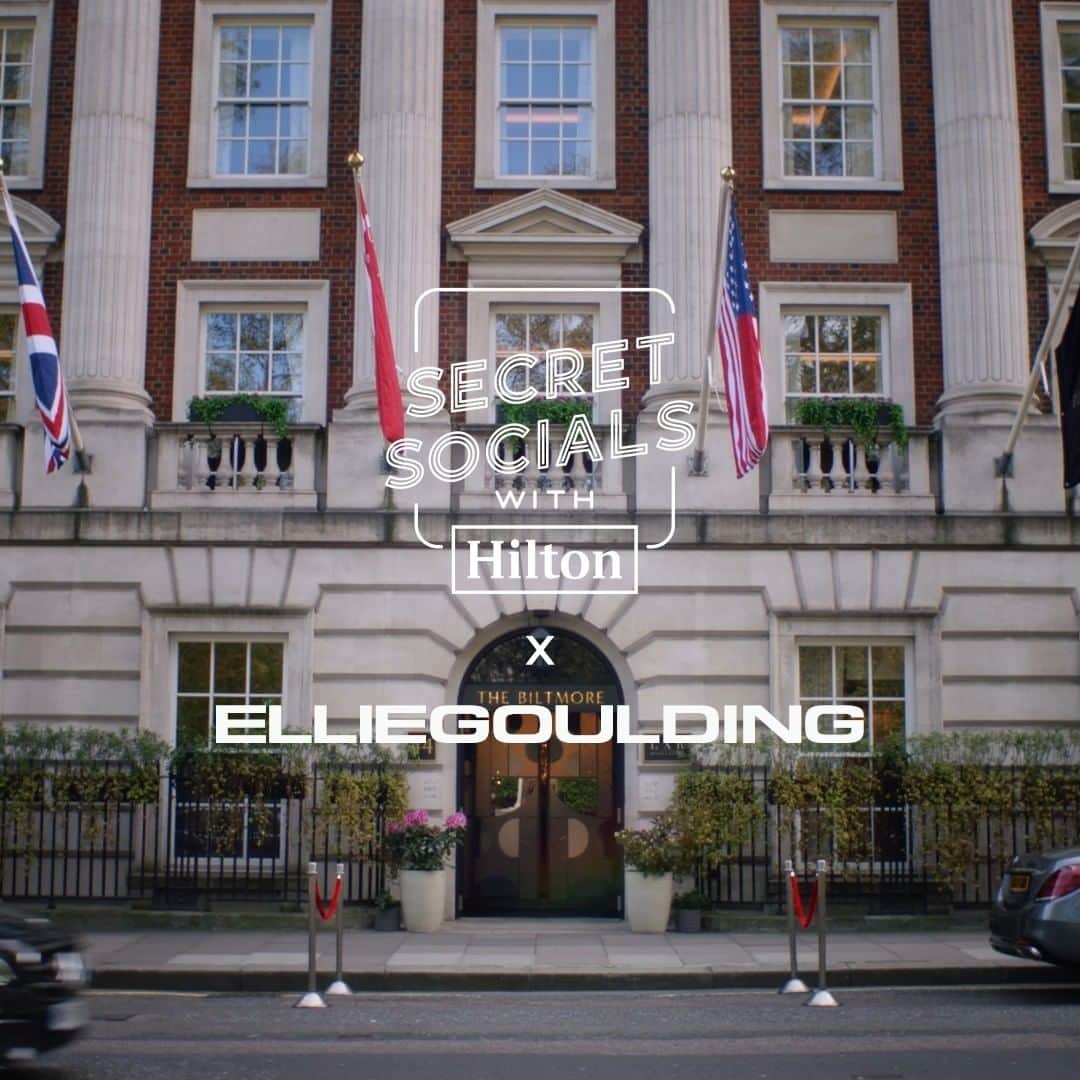 ファーン・コットンのインスタグラム：「Absolutely loved hosting #secretsocials @hilton at @thebiltmoremayfair with a special performance from good mate @EllieGoulding.. 🎤 have popped the link to her full performance in my bio  #ad」