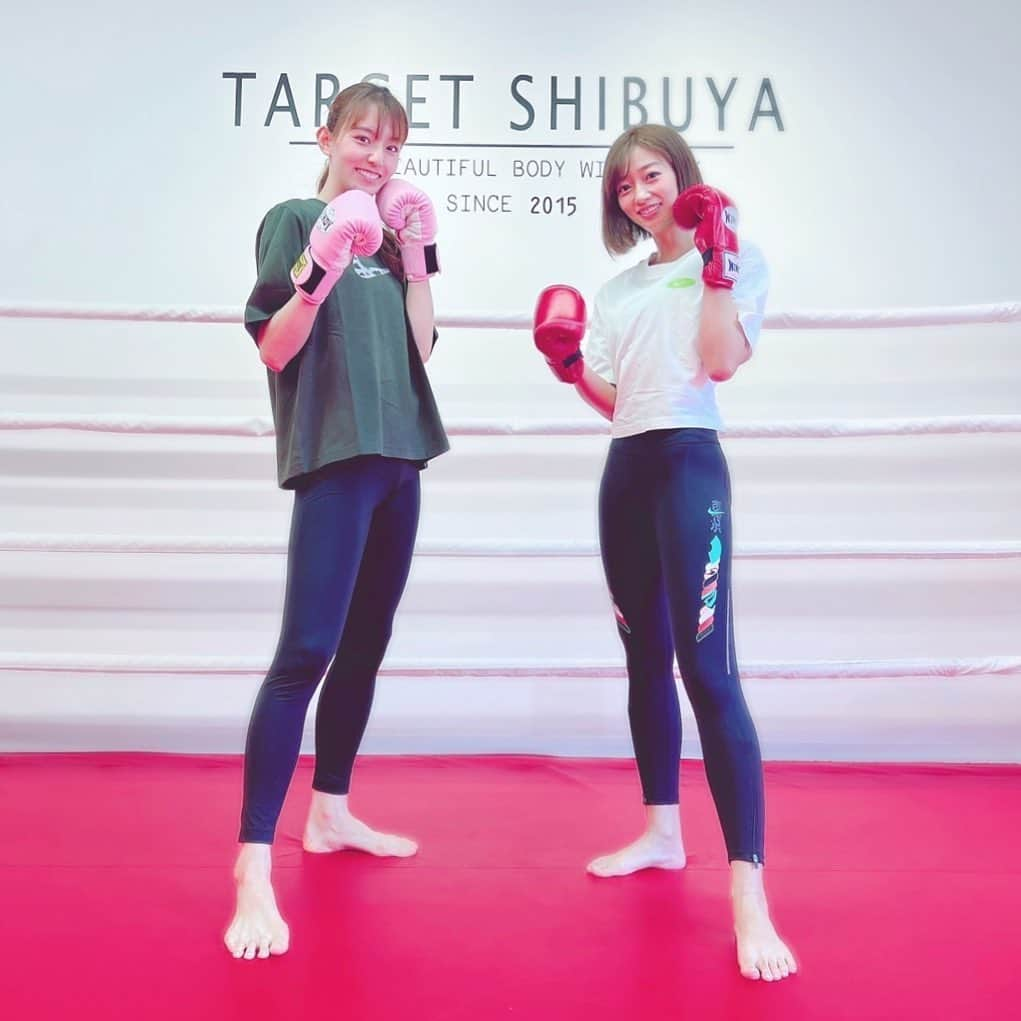 宮原華音さんのインスタグラム写真 - (宮原華音Instagram)「❤️‍🔥❤️‍🔥❤️‍🔥  さっちょさんとキックボクシング🥊 いつも一人で行ってるけど 一緒にトレーニングすると 楽しいし頑張れました🫶  今月は 6月19日にTHE MATCH @東京ドーム 6月24日にRISE159  @後楽園ホール  めちゃくちゃ楽しみですね😍🔥 私も負けじとトレーニング頑張ります！  #キックボクシング女子 #キックボクシング #rise #riseforcore #ラウンドカール #大貫彩香 #kicboxing #ダイエット #diet #ターゲットシブヤ #targetshibuya」6月9日 21時39分 - miyahara_kanon