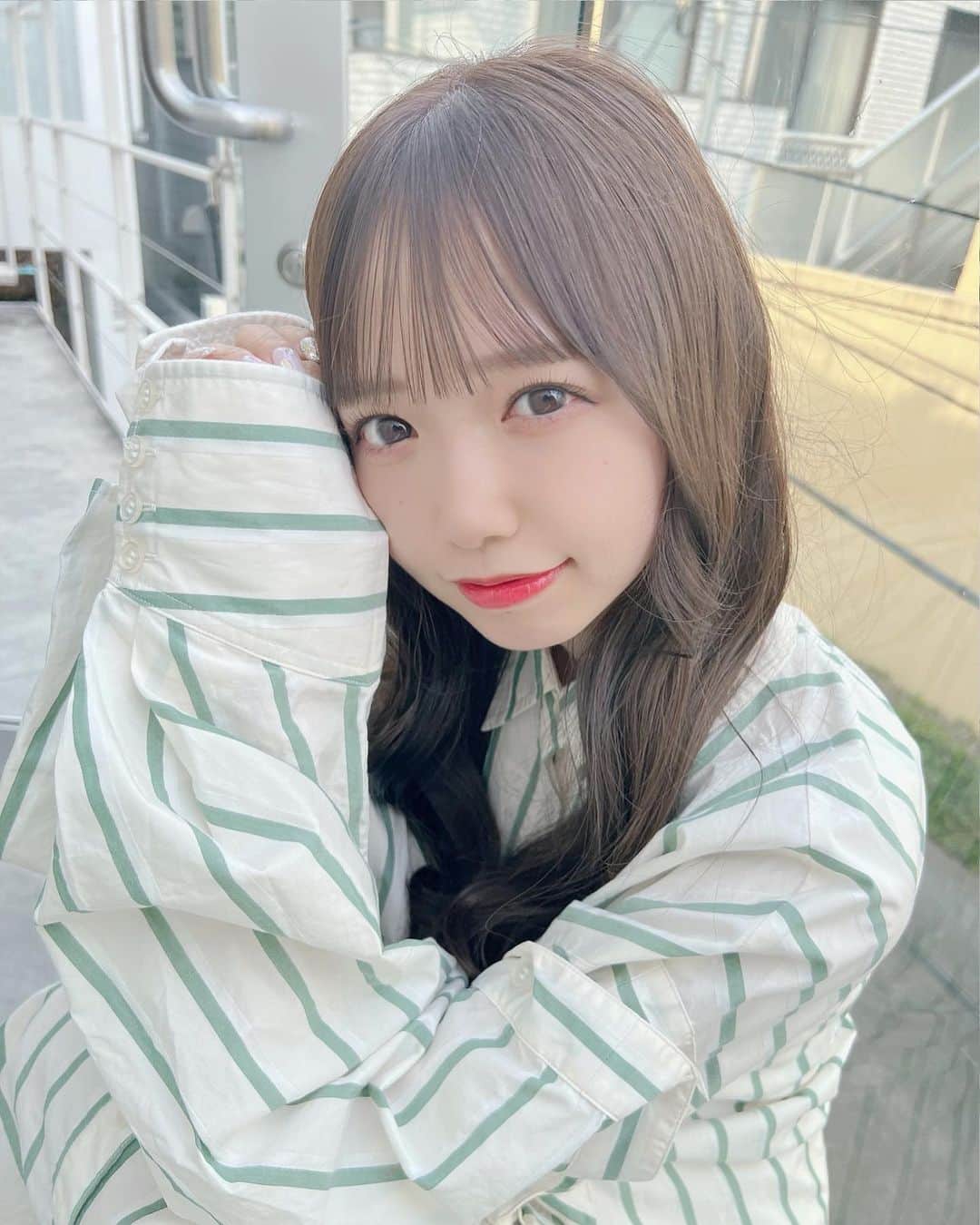 畑美紗起のインスタグラム：「ラストライブ前は気合入れて きれいにしてもらったよ☺️♡  目はくるりんまつげでばちばちに👀 これマスカラしてないのにきれいなの…！ @kshnnnn   そしてヘアはわたるさん🧸 @cachetaro  #まつげパーマ #まつげパーマデザイン #まつパ #まつ毛パーマ #美容 #まつげ #dailylook #eyelashes #eye #instagood #pr #japanesegirl #beauty #ヘア #髪型 #髪型アレンジ #ヘアアレンジ #今日のコーデ」