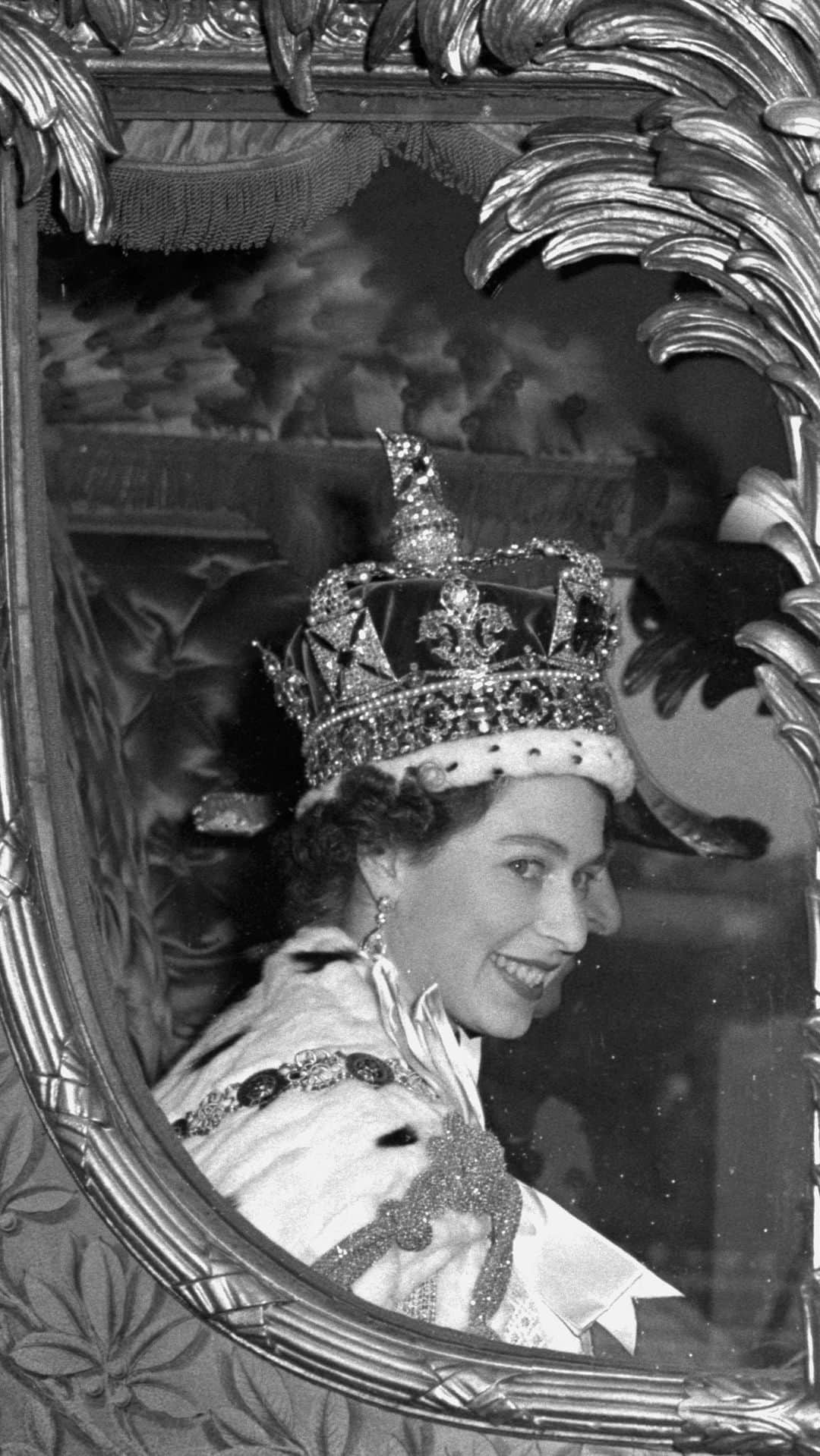 ロイヤル・ファミリーのインスタグラム：「Poet Laureate @simonarmitage_official’s  poem for The Queen’s Platinum Jubilee.」