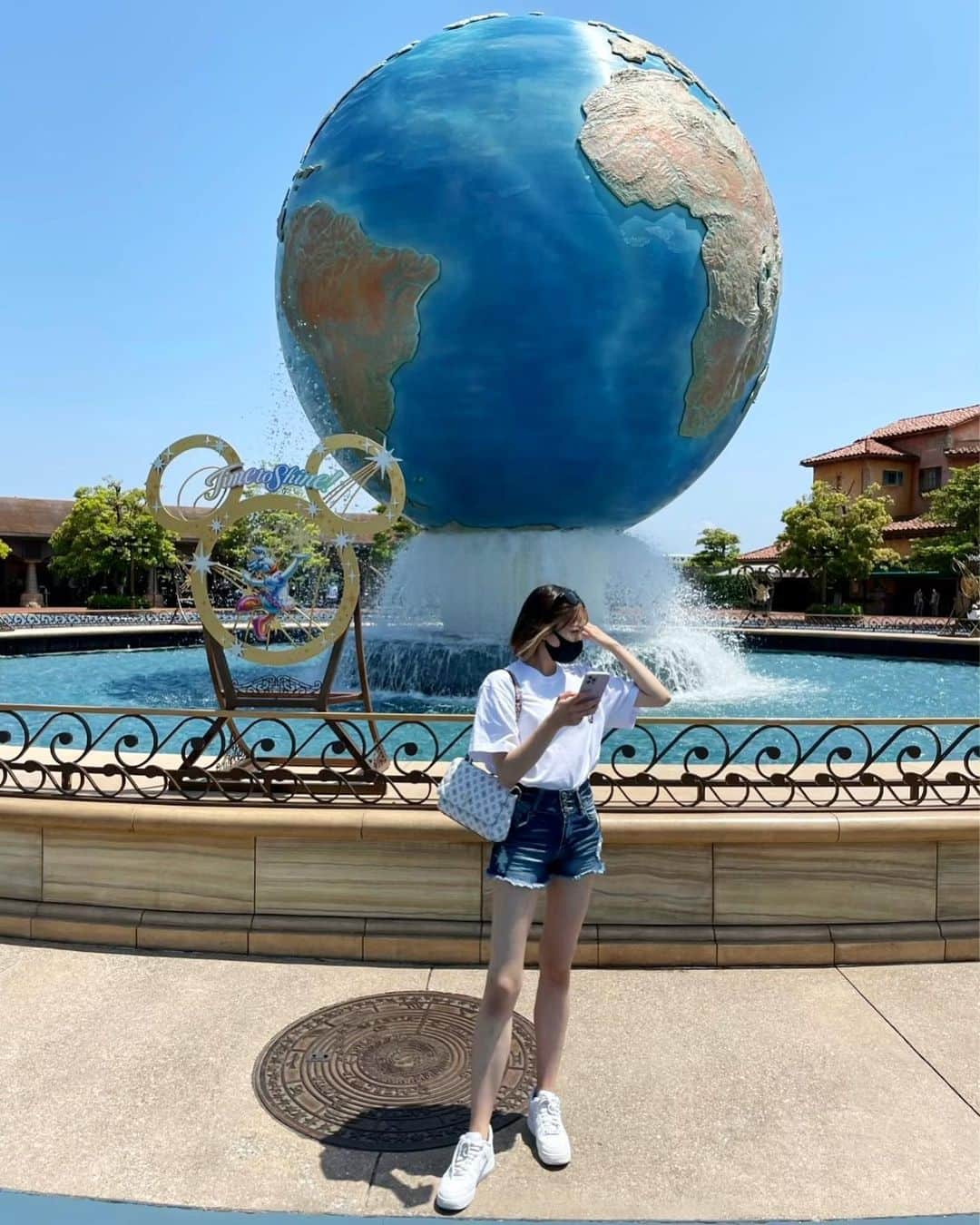 大岩千未来のインスタグラム：「. 先日のディズニー🌍🤍 船乗ったらタイミングよくて花火みれた＾＾ #disneysea」