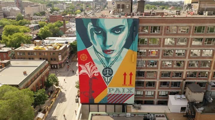Shepard Faireyのインスタグラム：「Here is the final shot of the new mural, “Paix Et Justice” (Peace and Justice) in Montreal for @muralfestival. –S  🎥: @jonathanfurlong + @zagnutz」