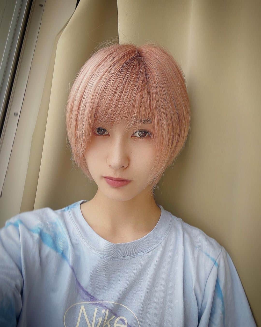 加藤優のインスタグラム：「.  本日これからお勉強です！楽しみです！  そういえばピンク髪にしたのですが どうですか…？笑  少し色が落ちてまた良い色になってきました👍  #さにー塾 #sunnycatchball女子野球塾 #サニーキャッチボール女子野球塾 #女子野球 #加藤優 #ピンク髪 #ピンクヘアー」