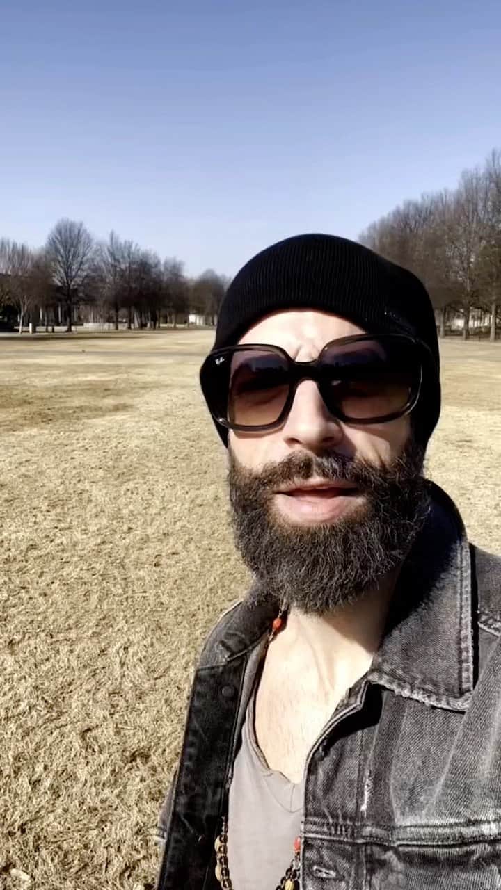 クリス・ドートリーのインスタグラム：「Hey everyone! I’m so happy to finally be able to share this never before seen footage with you that has been suppressed for quite some time now.    I think it’s time you know the truth about what’s really out there and see for yourself my close call brush with death. Grateful to be alive to share this with you personally. Be safe out there. It’s getting crazy😳  @jurassicworld #jurassicworlddominion #dinotracker #nashville」