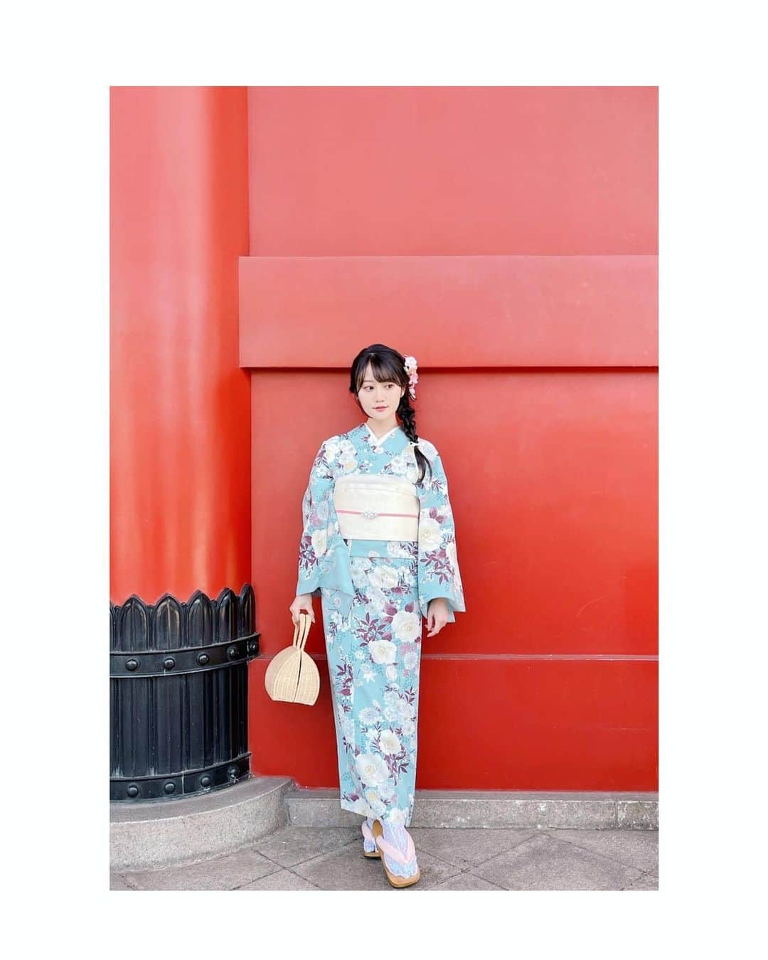 小倉唯のインスタグラム：「浅草散策〜⛩🍡✨ 楽しかったです(*´꒳`*)  #声優グランプリ #ゆいたいむ #浅草 #👘 #asakusa #雷門 #🏮」