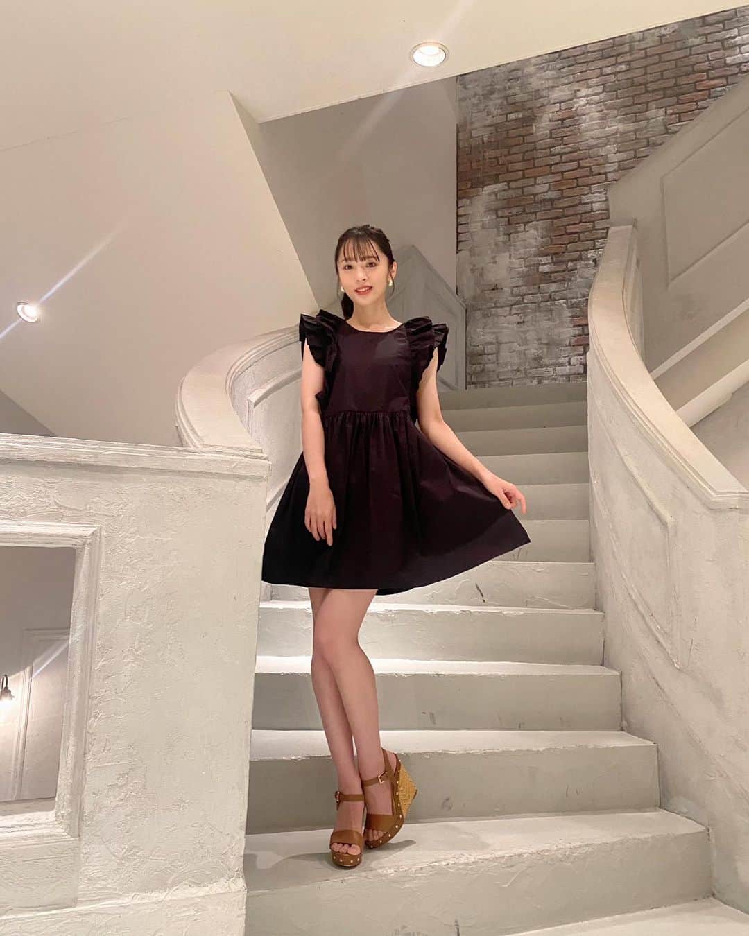 神部美咲のインスタグラム：「さぁ週末🐴💓  今週も競馬番組 チェックよろしくです💜  今週から 函館競馬も始まりますね🏇✨  日曜日は みんなのKEIBA〜インスタライブ予想〜 やりますよ〜💓  見てね〜💜  #週末はウマでしょ #馬好王国 #みんなのKEIBA #インスタライブ  衣装👗 #ZARA  #ミニスカ」