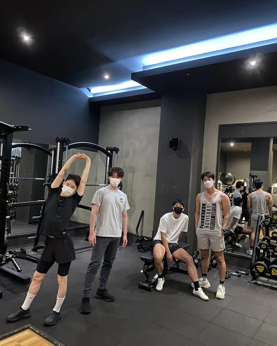 ジヌン さんのインスタグラム写真 - (ジヌン Instagram)「가만히 운동하다보면 만나는 사람들🤍 #2AM #2PM #GIVN」6月10日 13時08分 - jinwoon52