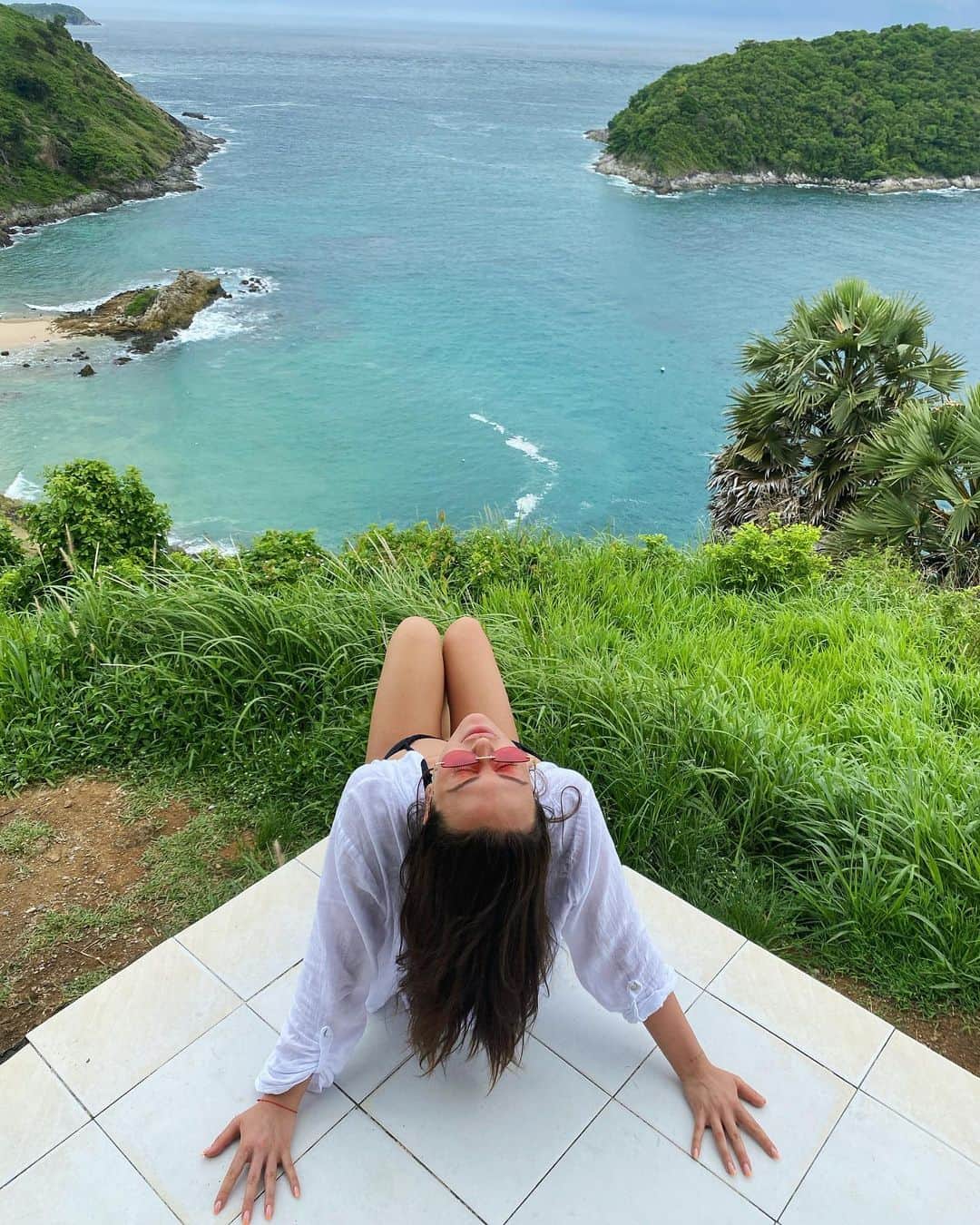 エカテリーナ・リャザーノワのインスタグラム：「Freedom🤍 #thai #phuket #freedom #beautynature」
