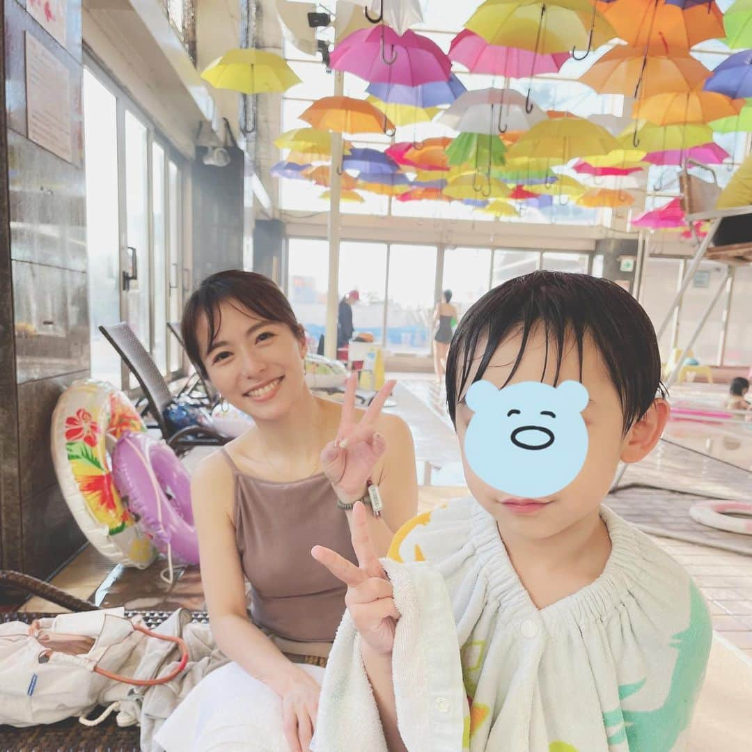 神戸蘭子さんのインスタグラム写真 - (神戸蘭子Instagram)「冬の思い出。 夏だけではなく、冬にも遊びに行きました👙 そろそろ、また水遊びの季節だ⛲️  #子連れ旅行　#木更津　#龍宮城　#ホテル三日月 　#冬の思い出　#プール　#海ほたる　#ママライフ　#男の子ママ」6月10日 15時21分 - ranran0414