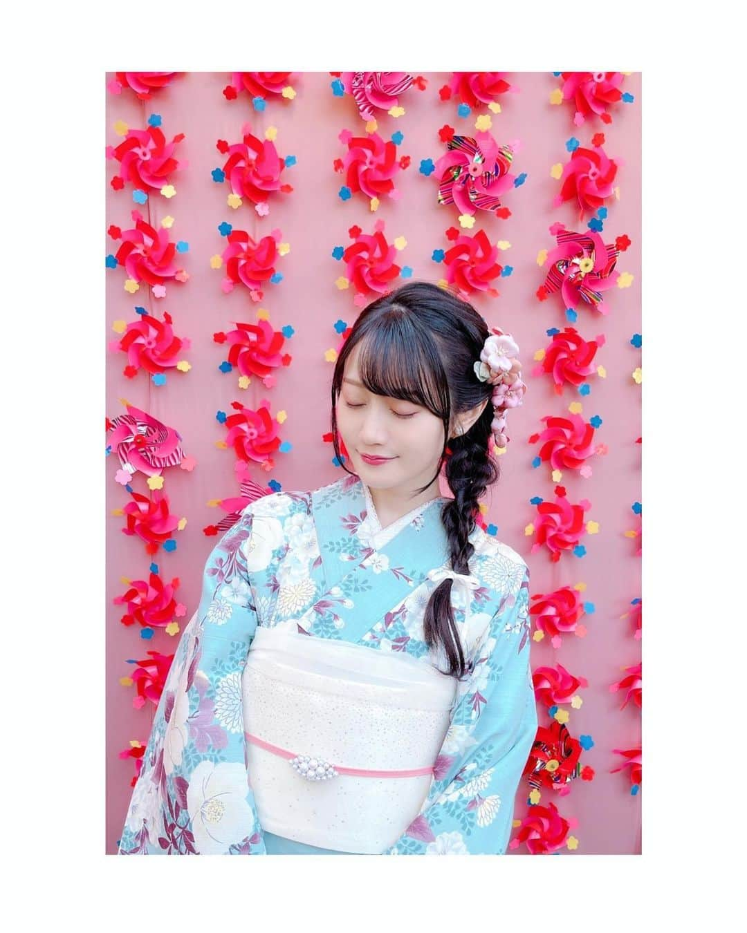 小倉唯のインスタグラム：「ヘアアレンジもこだわったよ〜🥺🌺🎀✨💠 帯もフワフワでかわいかった。。☺️💓✨  #まとめアレンジ #浴衣ヘアアレンジ  #👘 #浅草 #ヘアアレンジ #ゆいたいむ」