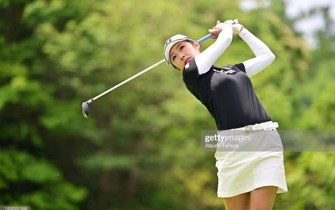 高木萌衣のインスタグラム：「宮里藍(さん)サントリーレディース  予選落ちでした🥲 1ヶ月くらいパターましやったけど復活🥹1mかすりもせんかった… でも思ったところに打ててるから、イメージの問題💭💭 ・ 腐らずに頑張ります！🔥 今週も応援ありがとうございました!  ・  #ELECOM  #ブリヂストンスポーツ #jackbunny  #イデアラボ #秋山錠剤  #フジプレミアムリゾート　#stmgolf #newbalance #ゴルフ  #ゴルフウェア　#ゴルフファッション #ゴルフ女子　#女子ゴルフ　#高木萌衣　#女子ゴルファー　#ゴルフスウィング　#アイアンショット #golf #golfswing #golfstagram #골프 #골프스윙  #골프웨어 #골프여자 #골프스타그램」
