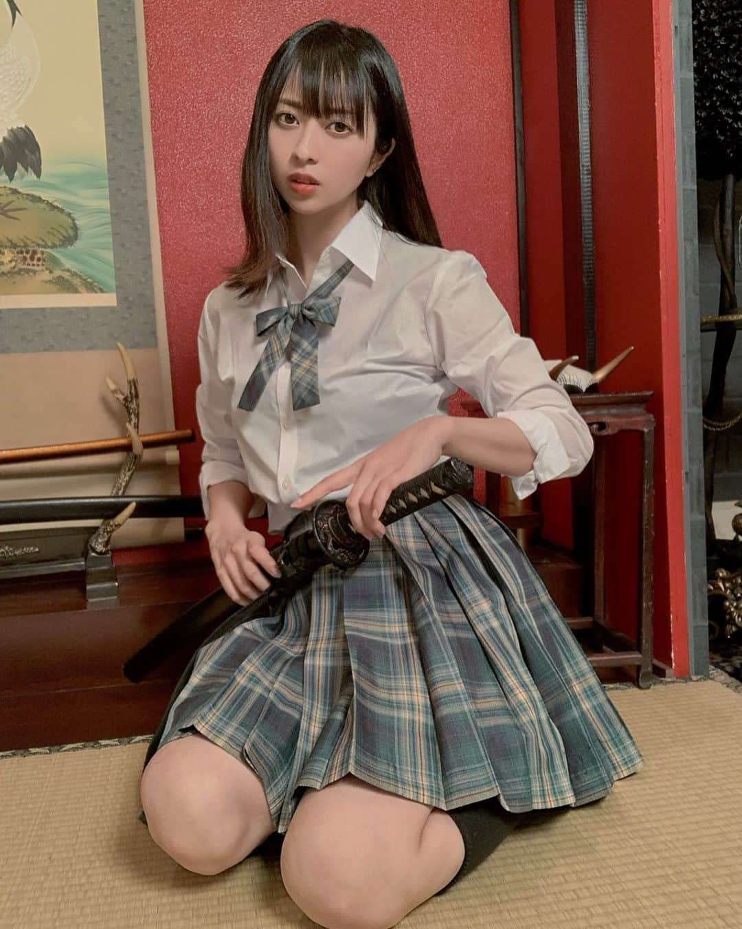 三嵜みさとのインスタグラム：「🇯🇵 #kosplay #制服 #japan #miiramisato」