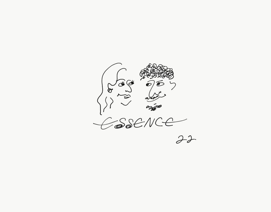 ステファニーのインスタグラム：「👩🏼👨🏽‍🦱🎵🎤💖🌈✨  夫婦で歌手デビュー、しました！！笑 アーティスト名は"22"(fu-fu)  というのも、 旦那さんが子供たちにバスケを教える支援活動をしていて そのテーマソングを二人で歌うことになったのです。  夢を追いかける道の途中に生まれる人との繋がりや愛 をテーマにしている曲なので、支援活動のテーマソングではあるのですが、歌詞の意味を理解して聴いてみると 全ての人の心に優しく届くような曲です。 何度も繰り返して聴く度に、好きになる曲です。  YouTube、Spotify、iTunesなどいろんなところで聴けるので、よかったら是非ダウンロードしてみてください！  歌手活動をしていた私が手術を経て、いろんな思いがある中 再スタートするのをずっと躊躇っていたけど、 まさか夫婦一緒に歌うことから始まっていくなんて 思いもしなかった。  素晴らしい活動のお手伝いができるキッカケ、勇気をくれた今回の活動、楽曲に関わる全ての皆様に改めて感謝です。 本当にありがとうございます！！  "Bリーガー初の歌手デビュー"をした智也の歌声、新鮮〜笑  MVの続きはYouTubeから見てね。  ※ジャケのイラストは私が描きました。私はそんなに似てないなw  #love #22 #fu-fu #essence #子供支援 #bリーグ」