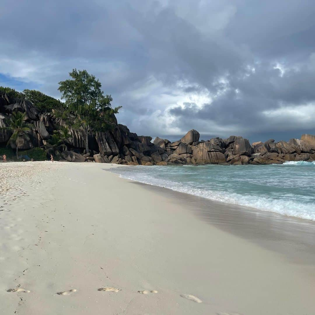 ナサニエル・チャロバーさんのインスタグラム写真 - (ナサニエル・チャロバーInstagram)「Sun,Sand,Sea,Shells 🏝🏝」6月11日 6時15分 - chalobah