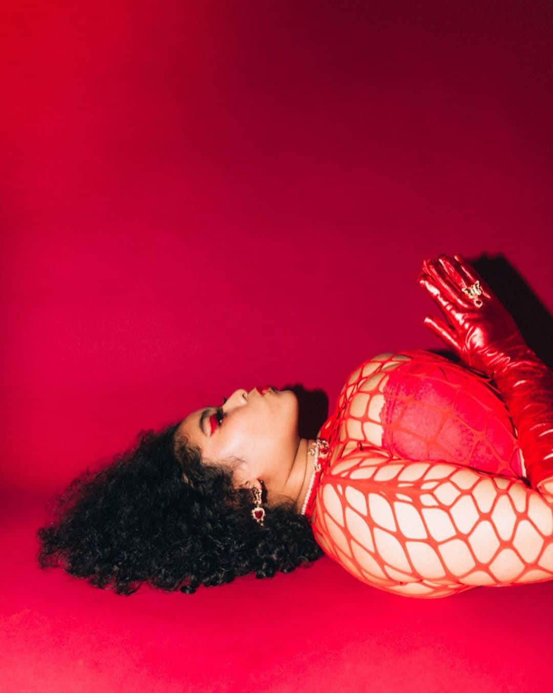 えのきどひろのさんのインスタグラム写真 - (えのきどひろのInstagram)「❤️Red is safe❤️ I wanna make me dirty for you  #hair#makeup#redmakeup#savagexfenty」6月10日 22時22分 - hirono.nyan.xoxo