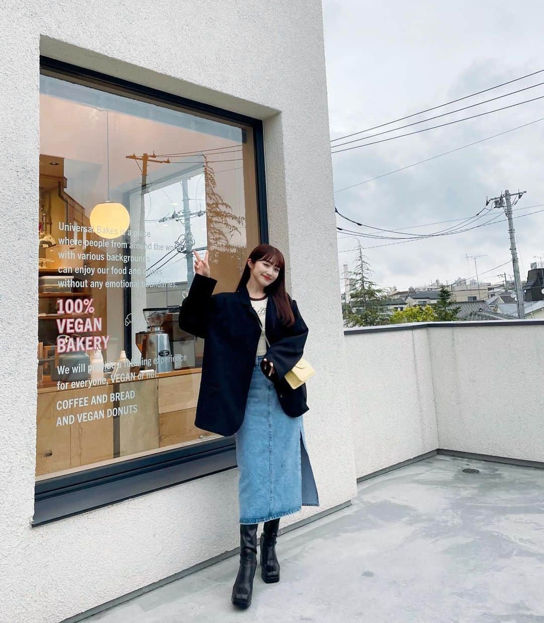 河﨑莉奈のインスタグラム：「コーデ3分で組んだ日🐈  適当な方がよかったりする時もある🙂✌🏻  前髪はけーすけさん✂️ @keisuke__1026」