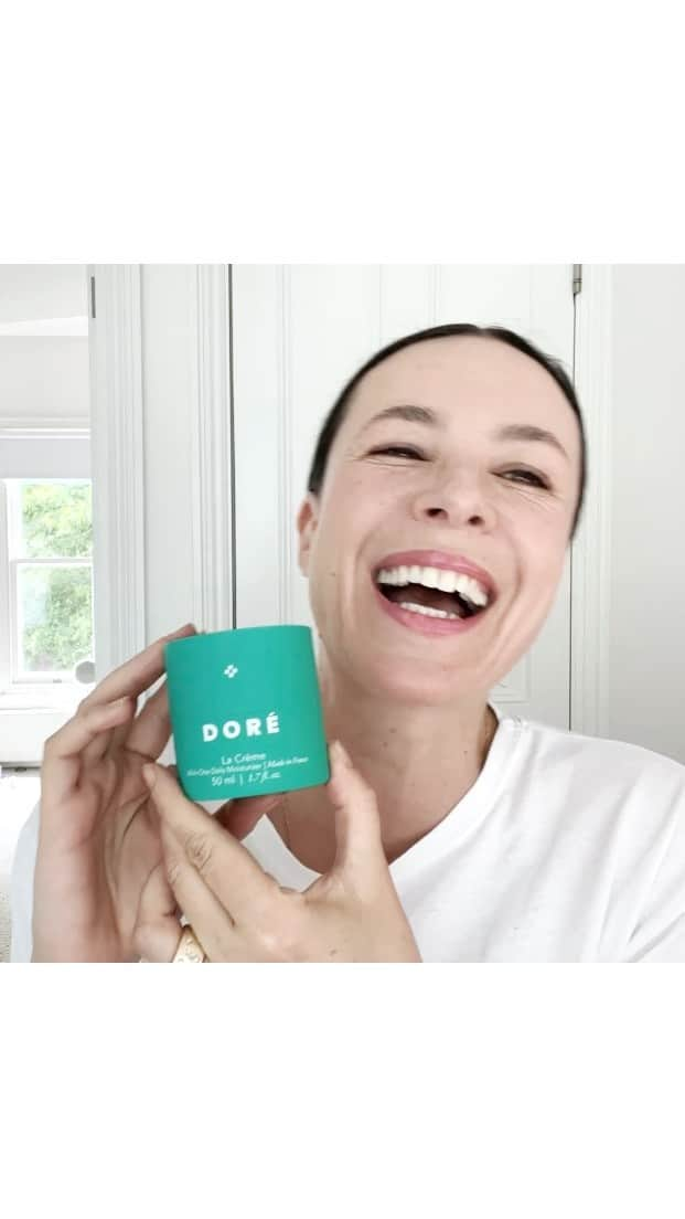 ギャランス・ドレのインスタグラム：「Hi!!! Most of you know @em_note, my long time friend and business partner, with whom I created @dore. Today we thought we’d talk to you about what drew us to make it happen… And why we love and trust our formulas so much!」