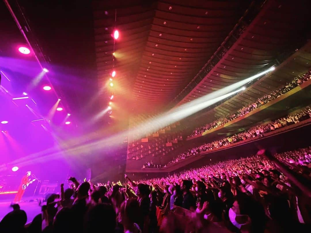 布袋寅泰さんのインスタグラム写真 - (布袋寅泰Instagram)「大阪、最高でした。また会いましょう。おおきに！　#布袋寅泰  #大阪フェスティバルホール」6月10日 23時50分 - hotei_official