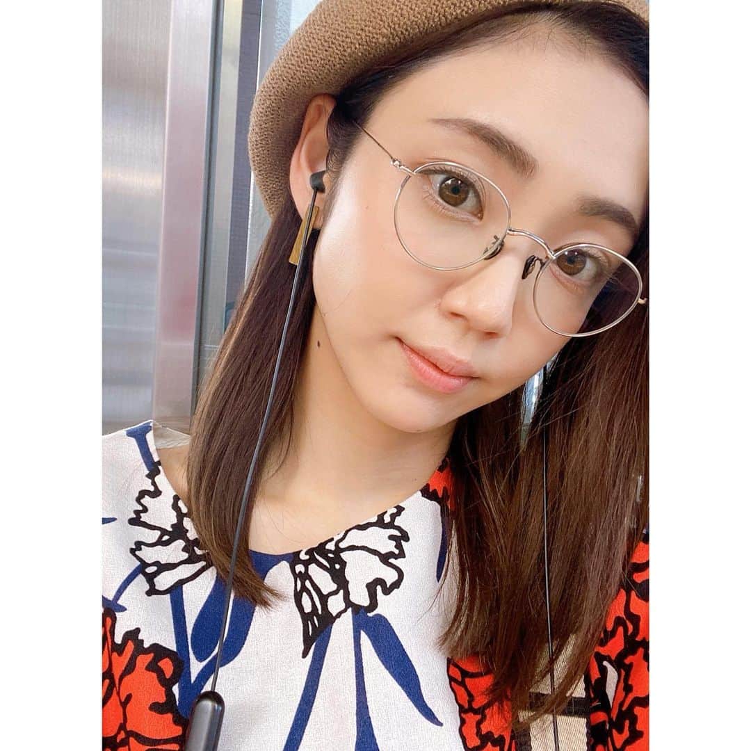 山谷花純のインスタグラム：「髪を5センチほどカットし久々明るくしました。本日クランクイン。 はぁ、ドキドキわくわく。」