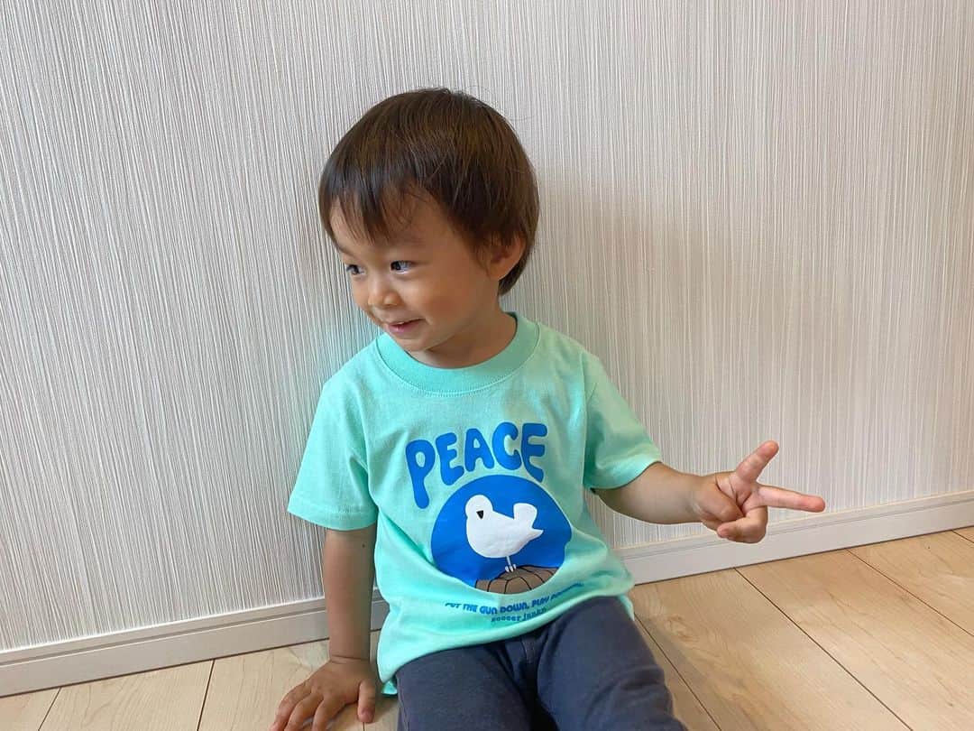 佐藤謙介さんのインスタグラム写真 - (佐藤謙介Instagram)「. 日頃よりサポートいただいてる @soccerjunky_official から平和を願うメッセージTシャツが届きました。  世界が平和でありますように🕊  #nowar  #peace  #息子 #3歳  @soccerjunky_official  @claudiopandiani_onlineshop  @claudiopandiani_shop」6月11日 14時09分 - ks080119