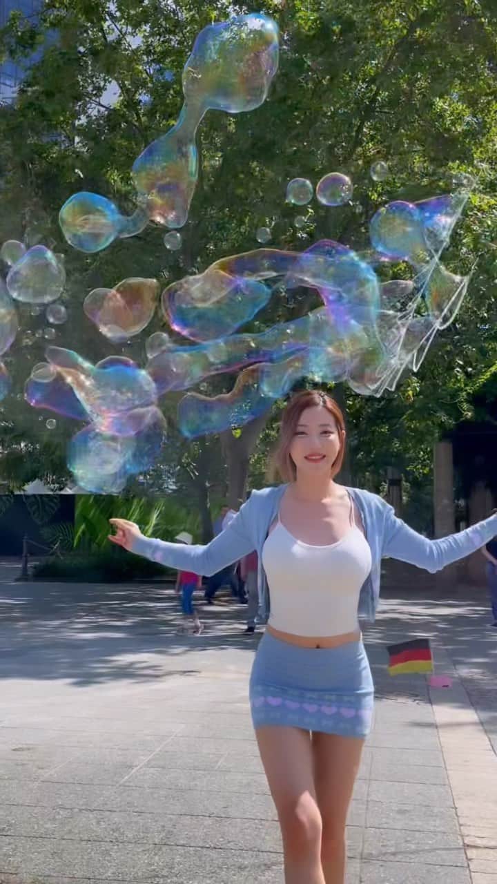Dj Sodaのインスタグラム：「오랜만에 휴식시간!! 🦄💕  여기는 독일 프랑크푸르트에요~🇩🇪💛」