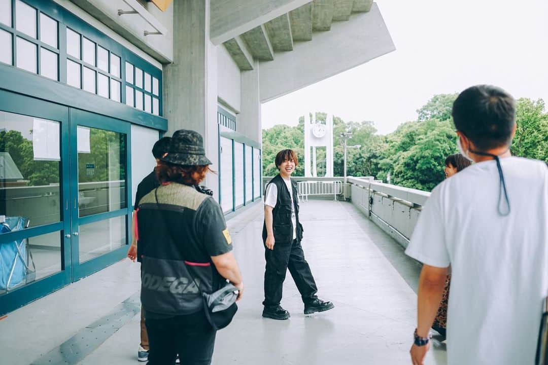 石原慎也のインスタグラム：「はじめてのアリーナツアー "Be yourself"武道館day❷ オフショット　JPカメラ  photo by 日吉"JP"純平 @junpeihiyoshi」