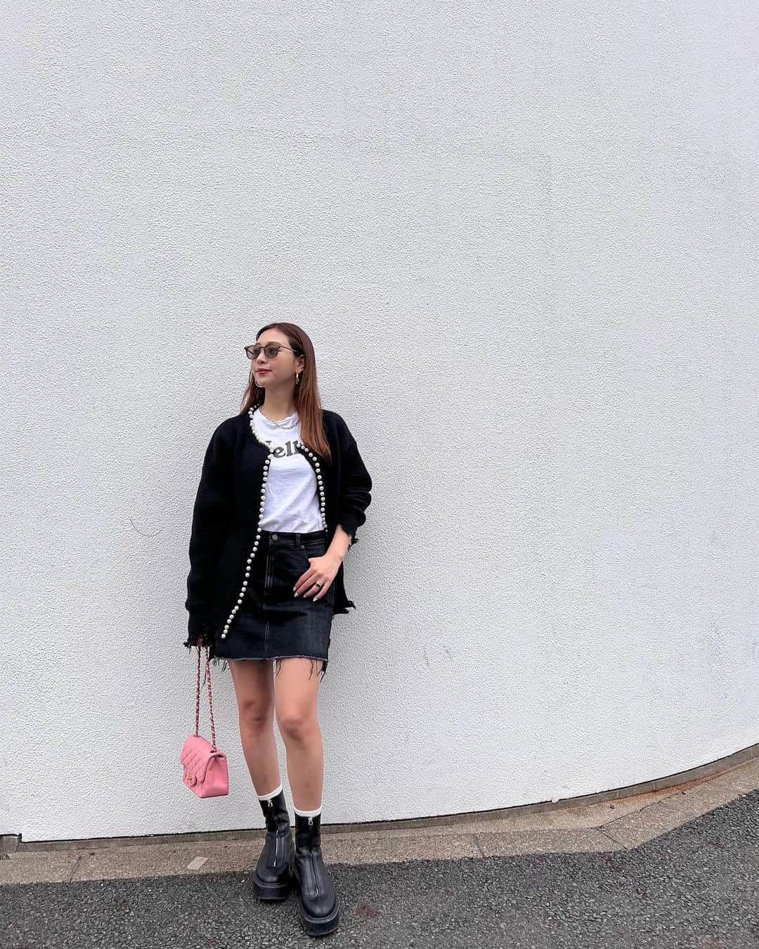 佐山彩香のインスタグラム：「- 最近の私服がみたい〜との お声があって嬉しかったので🥹  最近一番好きなブランド @madisonblue_official コーデ❤︎  2枚目にタグ付けしたお」