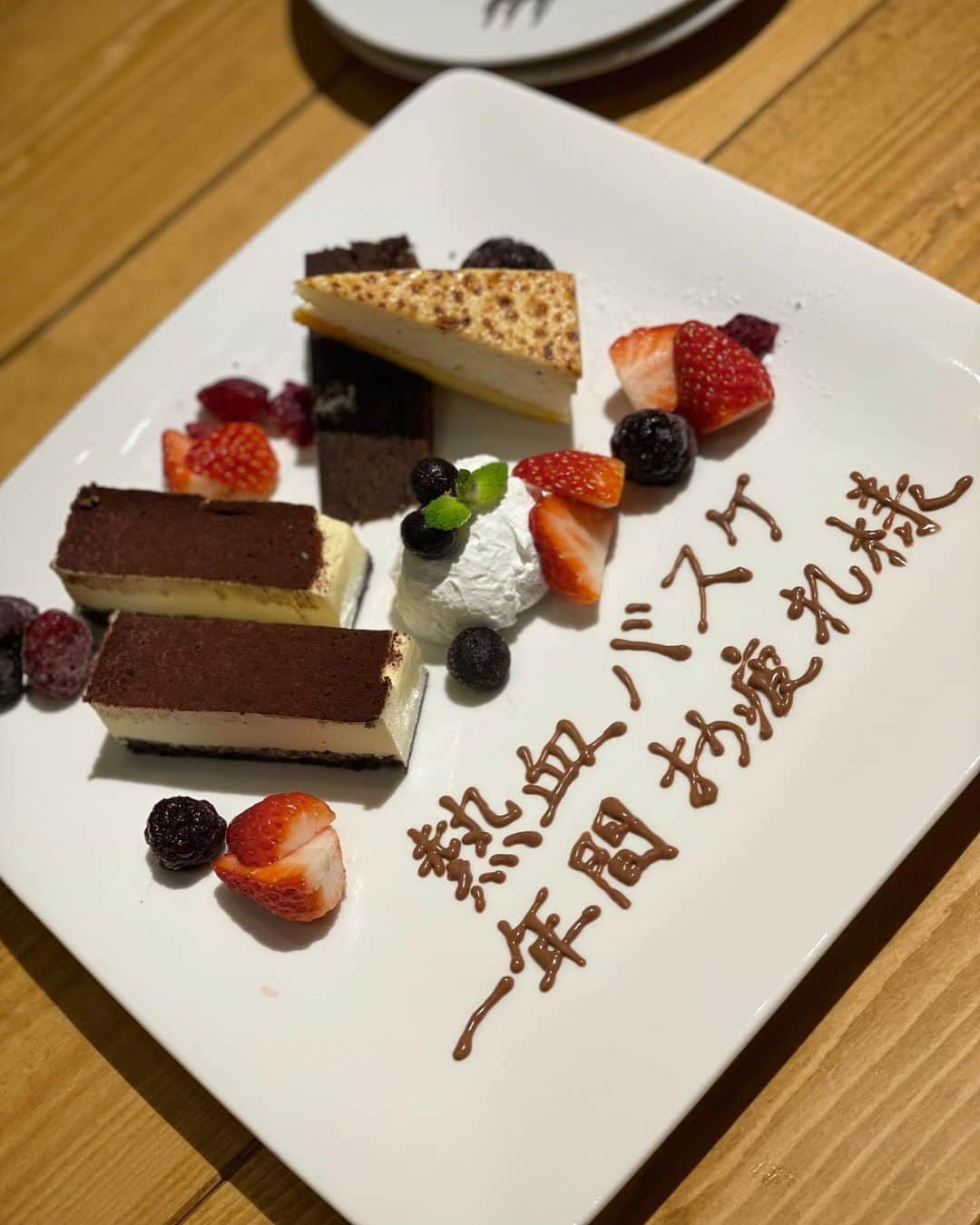 のインスタグラム：「🇮🇹 . 麻布十番で 今年2月にオープンした『FELICE』 ペット同伴でOKなお店で すごく空間が広くて過ごしやすかった〜☺️ . 料理もお酒もどれも美味しくて オーガニック野菜なのもまたうれしい🥦 . そんな素敵なお店で 熱血バスケお疲れ様会をしてもらいました🏀✨ 1シーズンあっという間だったなあ！」